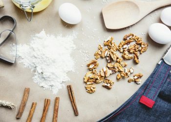 Cinnamon Sticks, Walnuts and Eggs Ingredients