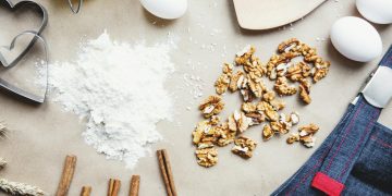 Cinnamon Sticks, Walnuts and Eggs Ingredients
